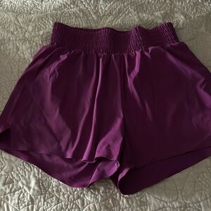 Medium finesse violet shorts